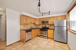 8440 W 95th St, Hickory Hills, IL 60457 - Photo 6