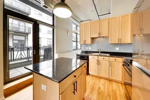 758 N Larrabee St, Chicago, IL 60654 - Photo 12