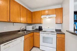 655 W Irving Park Rd, Chicago, IL 60613 - Photo 8