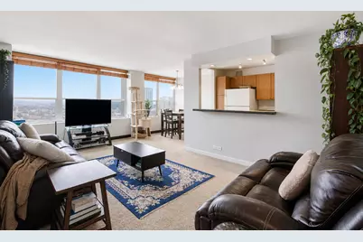 655 W Irving Park Road #1313, Chicago, IL 60613 - Photo 2
