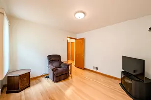 1729 N 23rd Ave, Melrose Park, IL 60160 - Photo 10