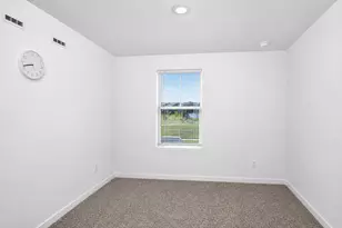 101 Fieldcrest Ave, Hampshire, IL 60140 - Photo 14