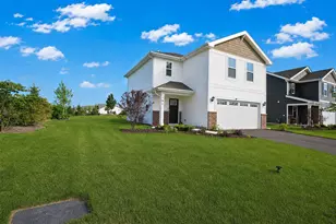 101 Fieldcrest Ave, Hampshire, IL 60140 - Photo 1