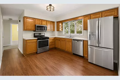 79 S Heather Drive, Crystal Lake, IL 60014 - Photo 2