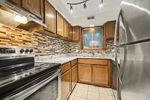 14023 Gail Ln, Crestwood, IL 60418 - Photo 4