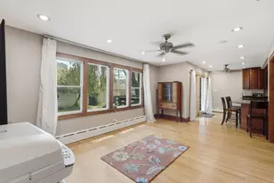 3829 W Addison St, Chicago, IL 60618 - Photo 12