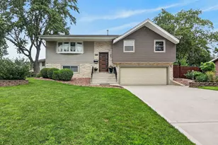 1514 Princeton Ln, Schaumburg, IL 60193 - Photo 1