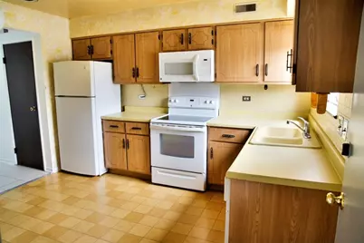9409 Bay Colony Drive #1E, Des Plaines, IL 60016 - Photo 4