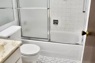 9409 Bay Colony Dr, Des Plaines, IL 60016 - Photo 10