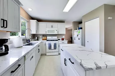 2365 Handley Lane, Aurora, IL 60502 - Photo 14