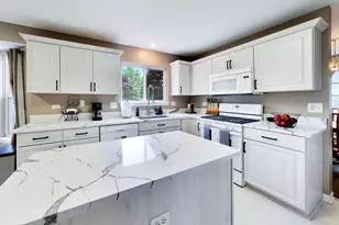 2365 Handley Ln, Aurora, IL 60502 - Photo 12