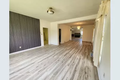 1602 S Highland Avenue, Freeport, IL 61032 - Photo 6