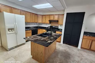 1602 S Highland Ave, Freeport, IL 61032 - Photo 14