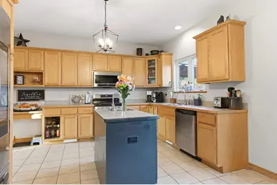398 Essex Drive, Oswego, IL 60543 - Photo 8