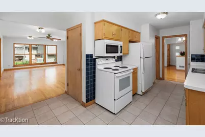 310 Merton Avenue, Glen Ellyn, IL 60137 - Photo 8
