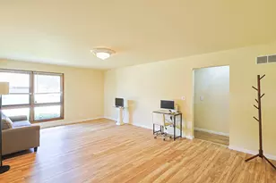 1305 Van St, Elgin, IL 60123 - Photo 10
