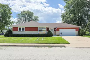 1305 Van St, Elgin, IL 60123 - Photo 2