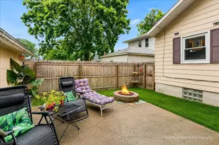 1051 Cottage Pl, Joliet, IL 60436 - Photo 16