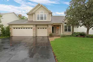 18310 W Meander Dr, Grayslake, IL 60030 - Photo 2