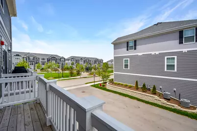 2129 Yellowstone Boulevard, Mundelein, IL 60060 - Photo 14