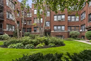 639 Garfield St, Oak Park, IL 60304 - Photo 1