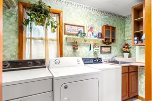 310 N View St, Hinckley, IL 60520 - Photo 6