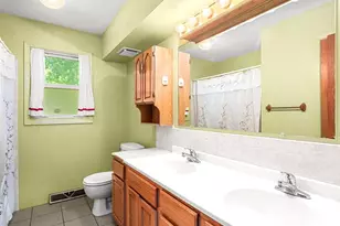 310 N View St, Hinckley, IL 60520 - Photo 16