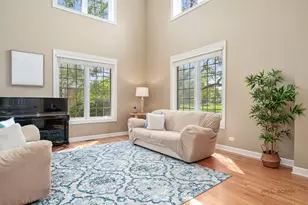 2411 Overview Dr, Buffalo Grove, IL 60089 - Photo 6