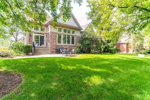 2411 Overview Dr, Buffalo Grove, IL 60089 - Photo 46