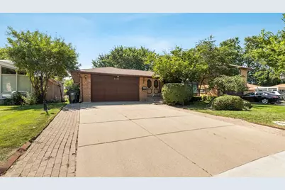 6936 N Kostner Avenue, Lincolnwood, IL 60712 - Photo 2