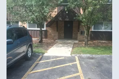 2220 Arbor Circle #26, Downers Grove, IL 60515 - Photo 2