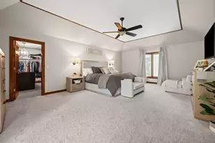 5657 Oakwood Cir, Long Grove, IL 60047 - Photo 20