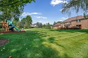 5657 Oakwood Cir, Long Grove, IL 60047 - Photo 30