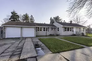 821 12th St, North Chicago, IL 60064 - Photo 2