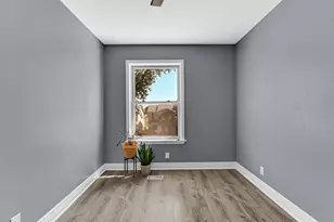 6404 S Langley Ave, Chicago, IL 60637 - Photo 8
