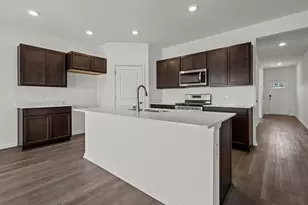 2913 Old Castle Rd, Joliet, IL 60435 - Photo 4
