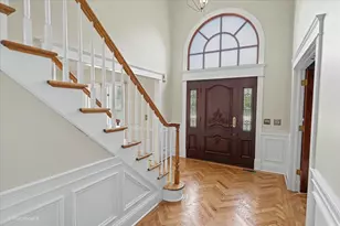 1772 Challenger Ct, Wheaton, IL 60189 - Photo 2