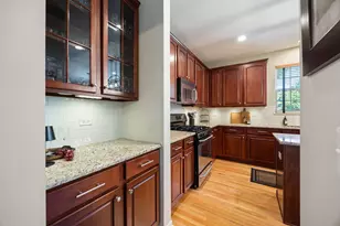 2815 Forest Creek Ln, Naperville, IL 60565 - Photo 8