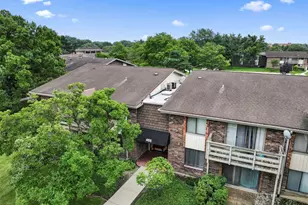 465 Raintree Ct, Glen Ellyn, IL 60137 - Photo 1