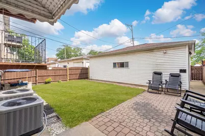 4101 N Dickinson Avenue #1, Chicago, IL 60641 - Photo 12