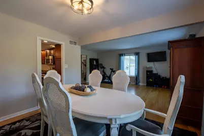 1122 S Benson Boulevard, Freeport, IL 61032 - Photo 4