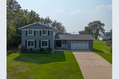 1122 S Benson Boulevard, Freeport, IL 61032 - Photo 1