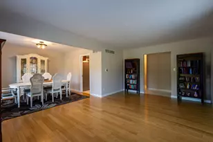 1122 S Benson Blvd, Freeport, IL 61032 - Photo 2