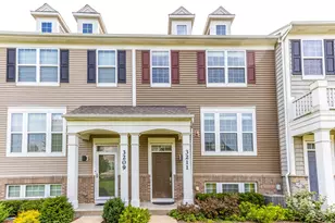 3211 Coral Ln, Glenview, IL 60026 - Photo 2