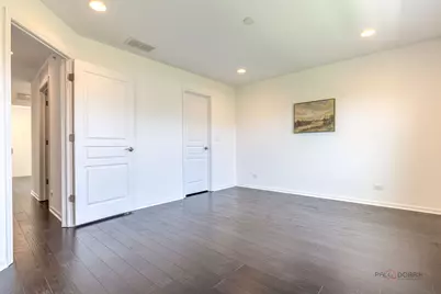 3211 Coral Lane, Glenview, IL 60026 - Photo 18