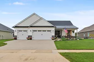 4906 Chestnut Grove Dr, Champaign, IL 61822 - Photo 2