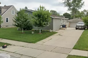 485 N Chatham Ave, Villa Park, IL 60181 - Photo 1