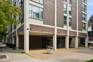 5401 S Hyde Park Blvd, Chicago, IL 60615 - Photo 2