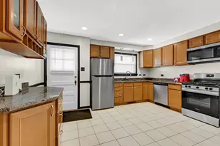 11530 S Campbell Ave, Chicago, IL 60655 - Photo 14