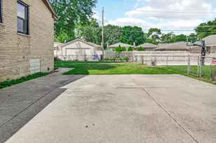 11530 S Campbell Ave, Chicago, IL 60655 - Photo 4